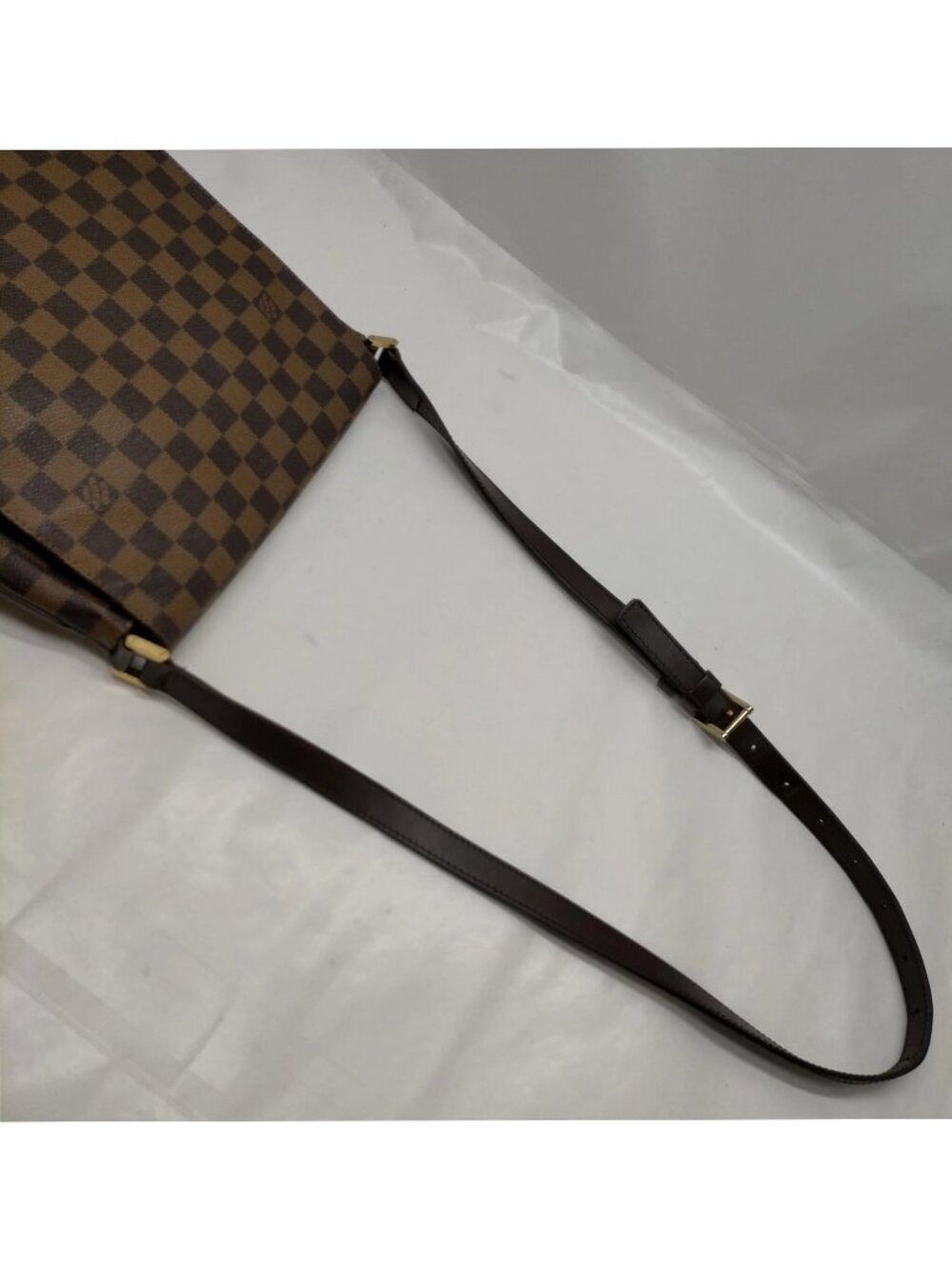 Authentic Louis Vuitton Musette Damier Ebene Canvas Crossbody Bag - Picture 8 of 16